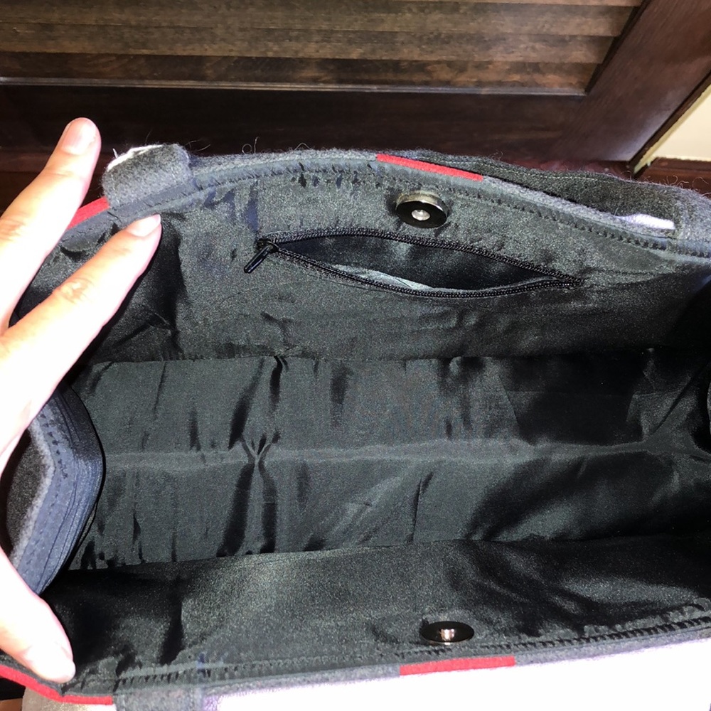 Shiraleah Gray and Red Shoulder Bag - Picture 10 of 11